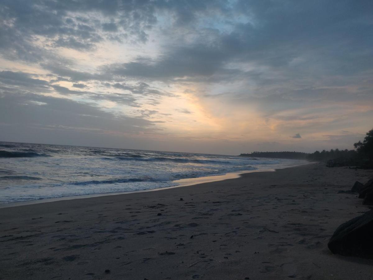 Sunshine Service Villa Kannur Esterno foto